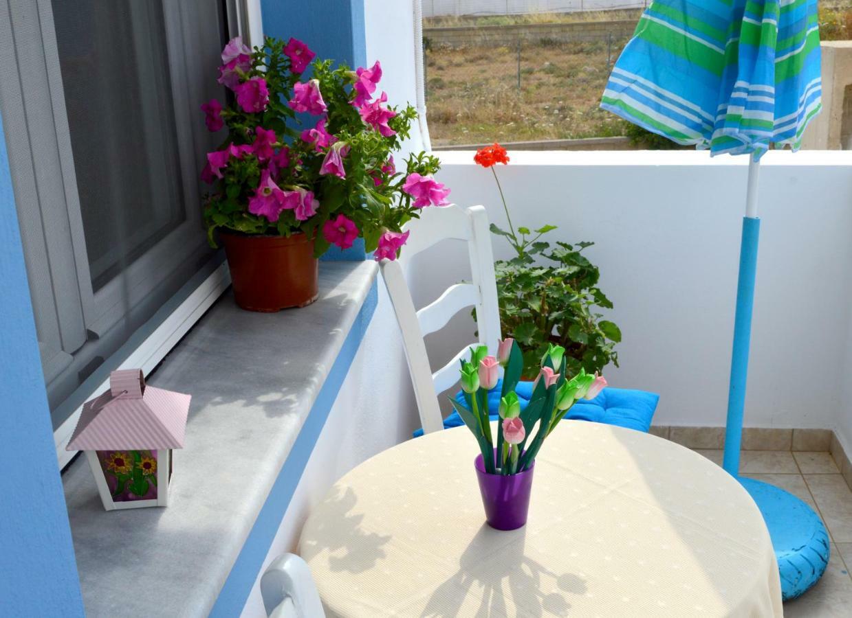 Meltemi Beach Apartments 멜라토스 외부 사진