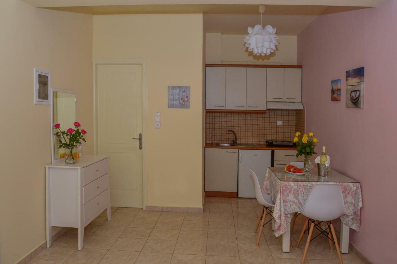 Meltemi Beach Apartments 멜라토스 외부 사진