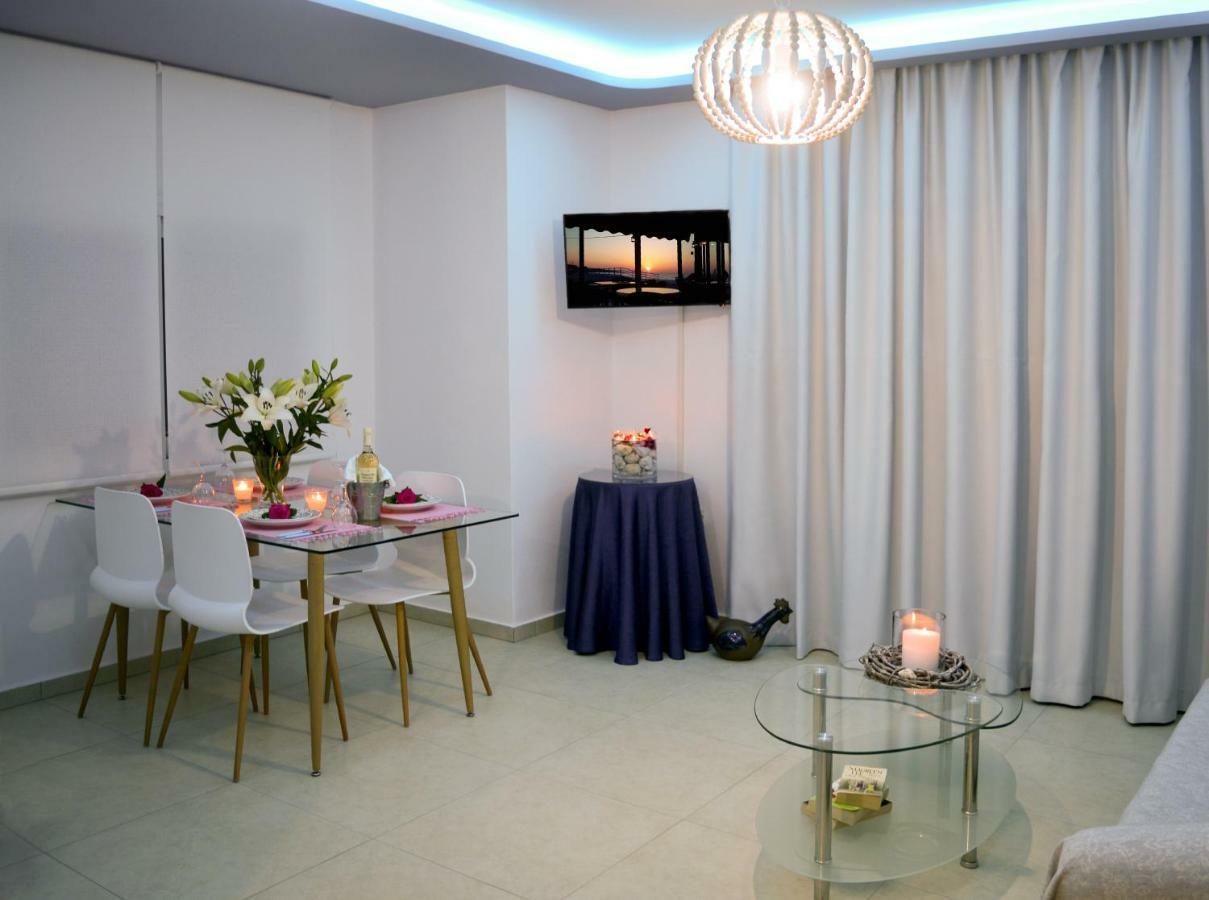 Meltemi Beach Apartments 멜라토스 외부 사진